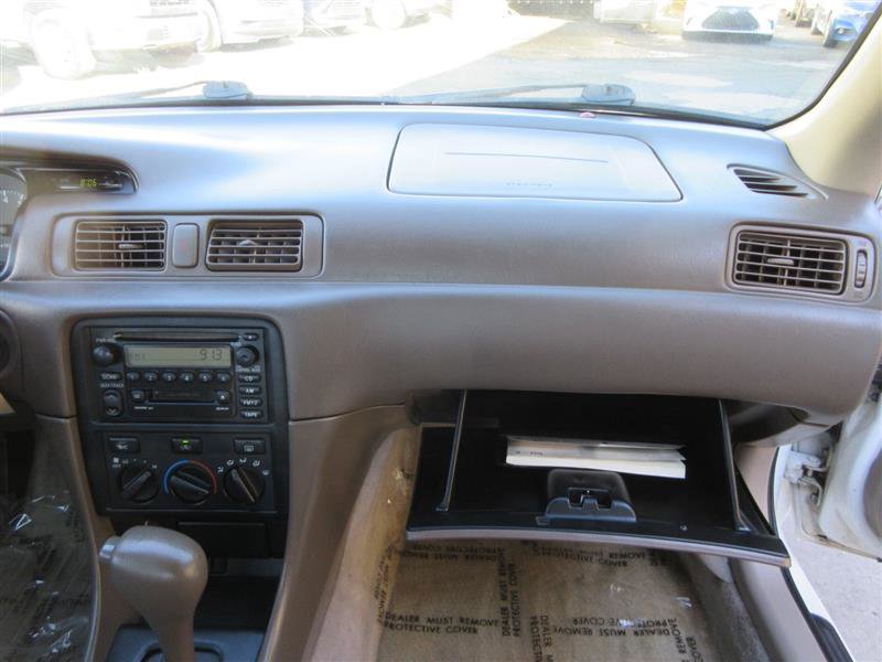 Used 2000 Toyota Camry LE image 25