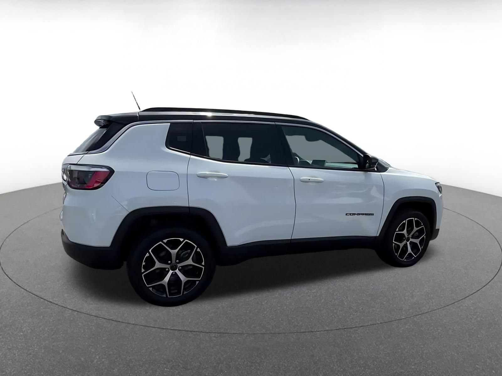 Used 2025 Jeep Compass Limited AWD/4WD image 14