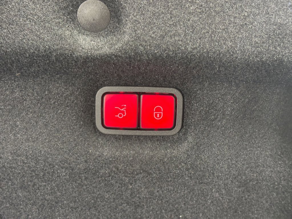 Used 2022 Mercedes-Benz SL 63 AMG 4MATIC image 35