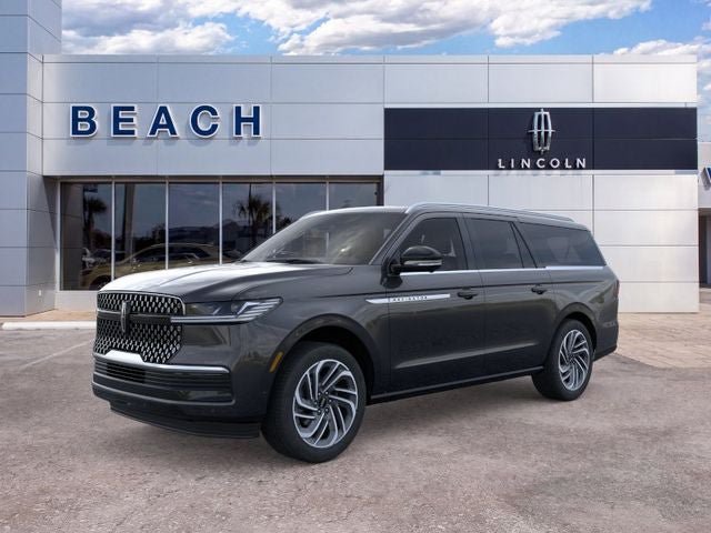 New 2025 Lincoln Navigator L Reserve AWD/4WD image 2