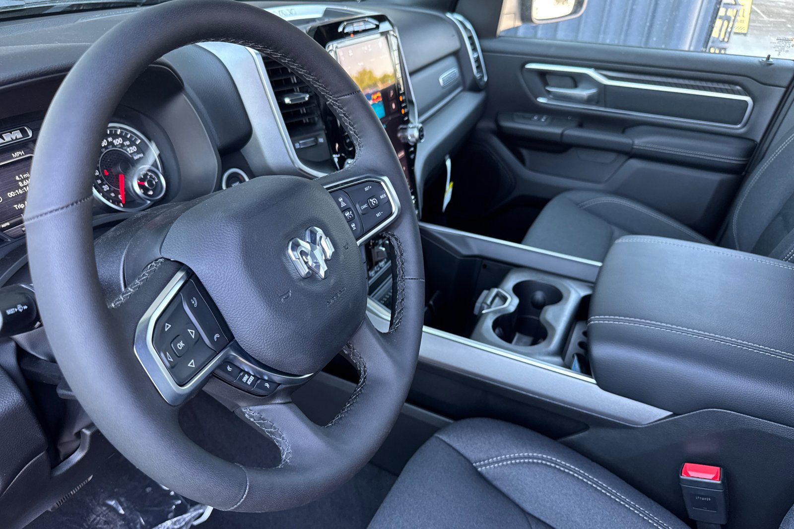 New 2026 RAM 1500 Big Horn AWD/4WD image 9