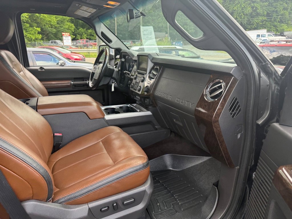 Used 2015 Ford F250 Platinum w/ FX4 Off-Road Package AWD/4WD image 57