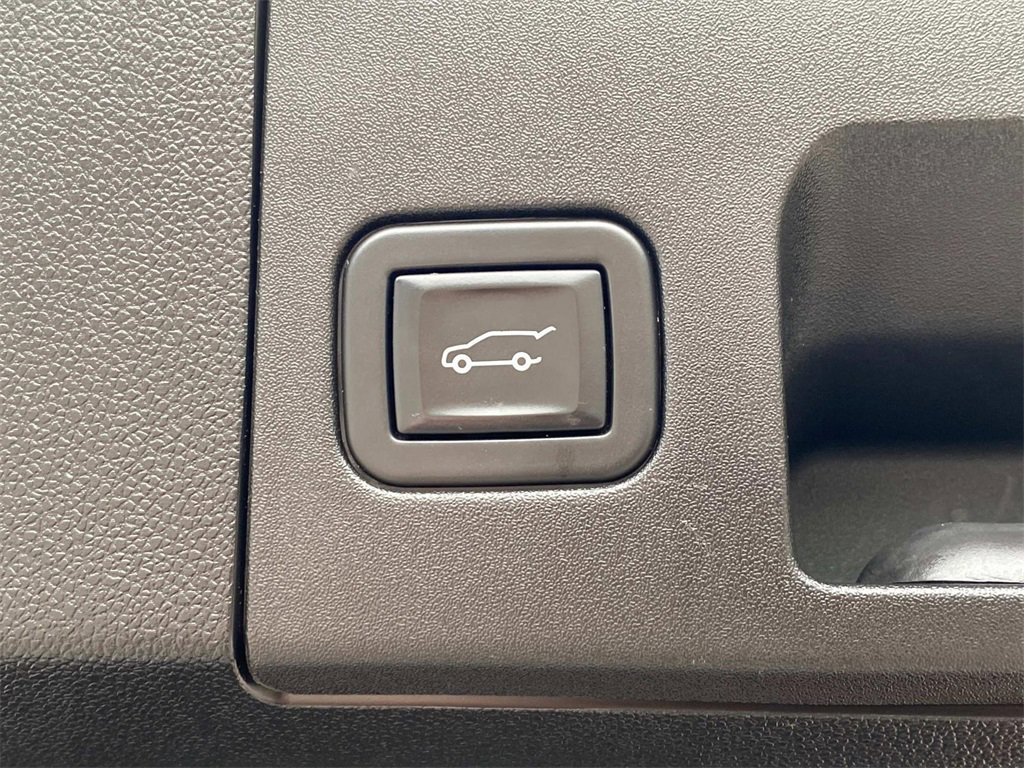 Used 2023 Cadillac XT4 Premium Luxury w/ Cold Weather Package image 13