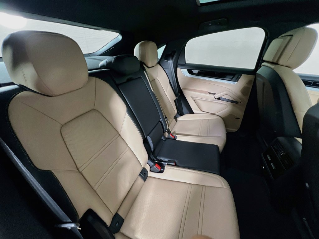 Certified 2026 Porsche Cayenne S AWD/4WD image 29