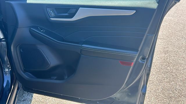 Certified 2022 Ford Escape SE w/ SE Sport Appearance Package FWD image 10