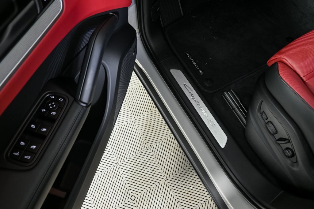 New 2026 Porsche Cayenne S image 8