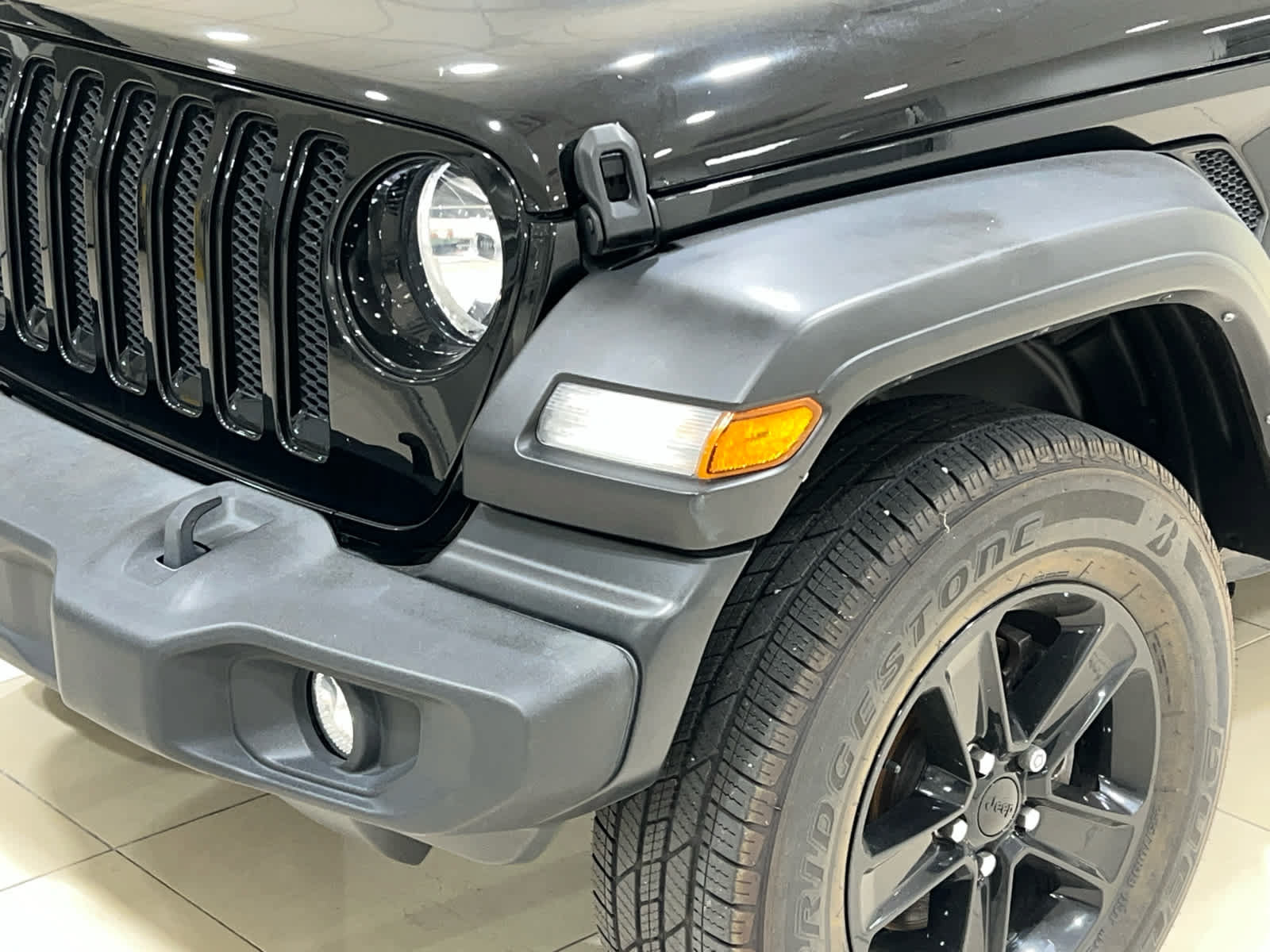 Used 2022 Jeep Wrangler Unlimited Sport AWD/4WD image 3
