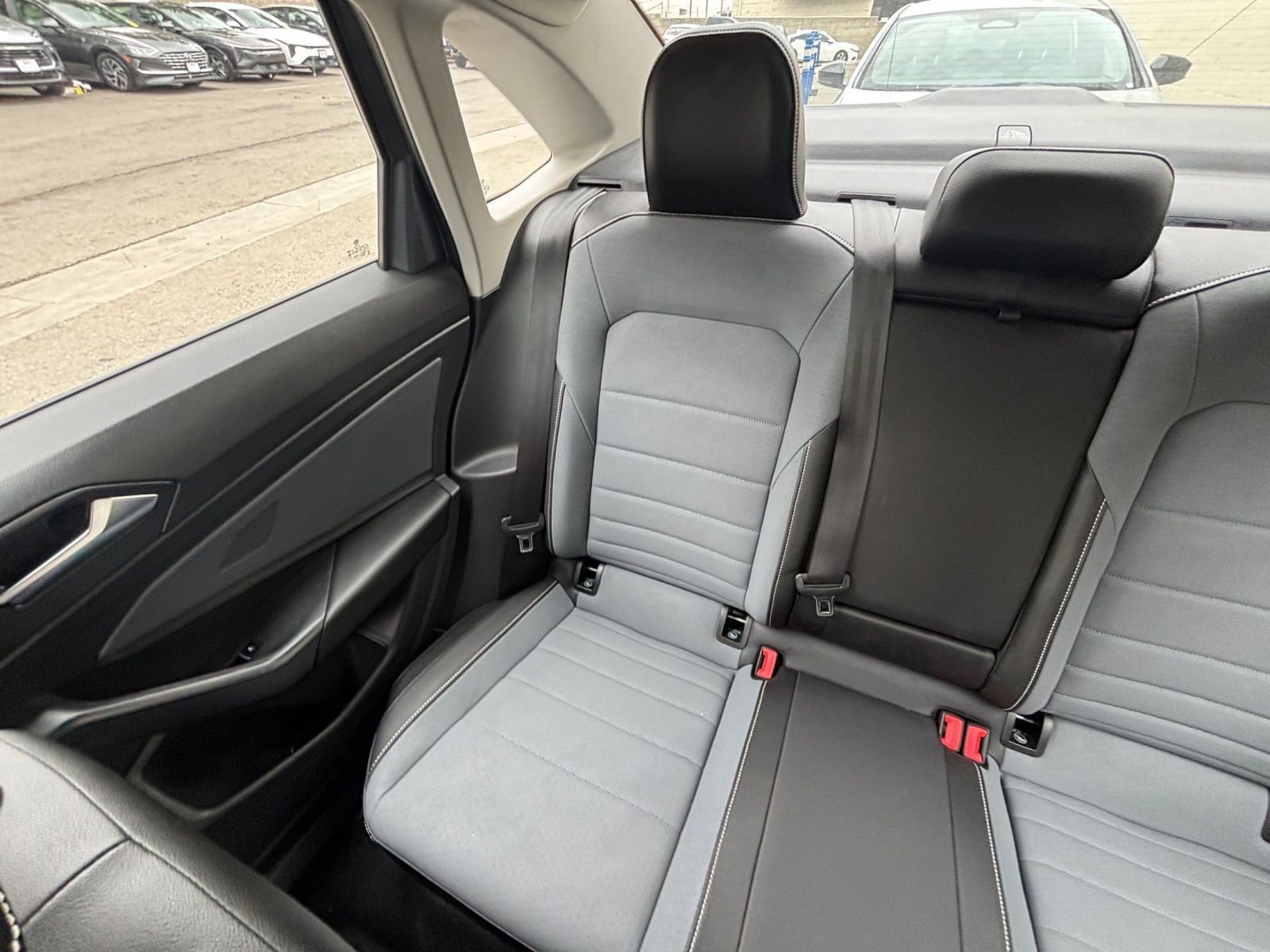 Used 2025 Volkswagen Jetta SE image 49