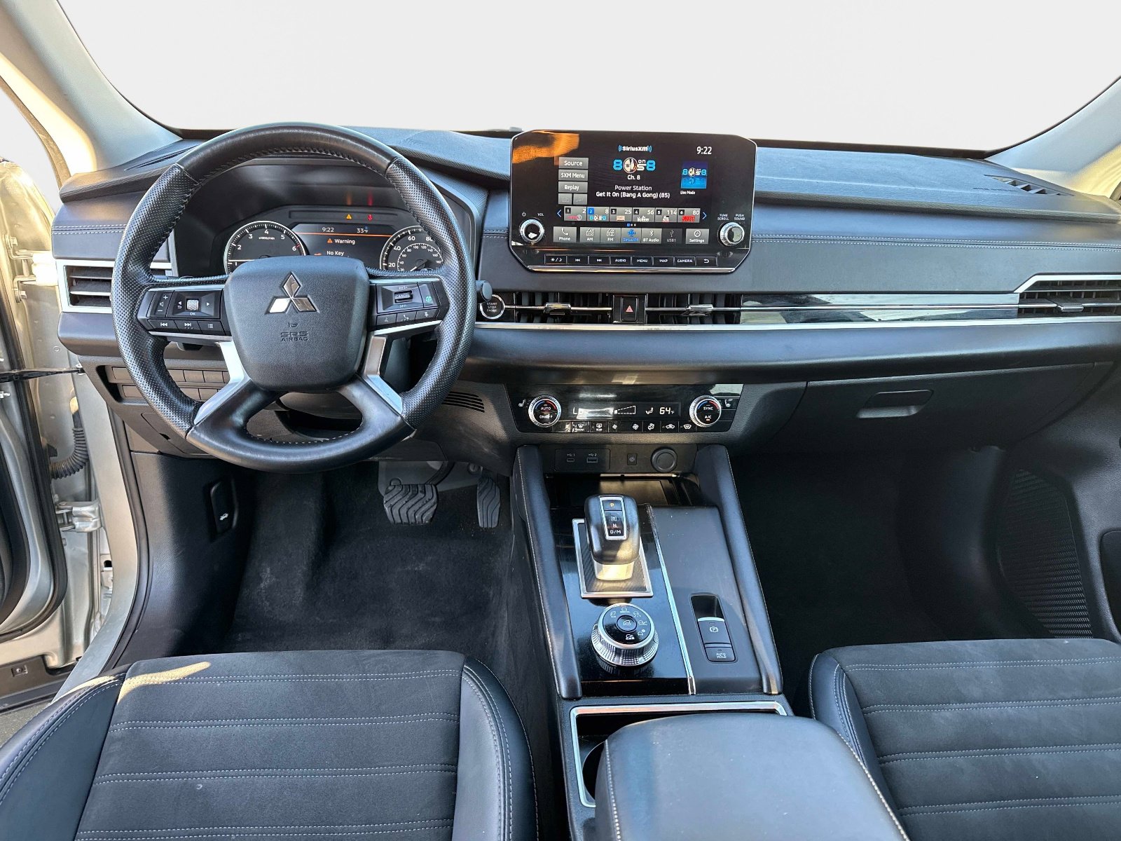 Used 2024 Mitsubishi Outlander SE image 19