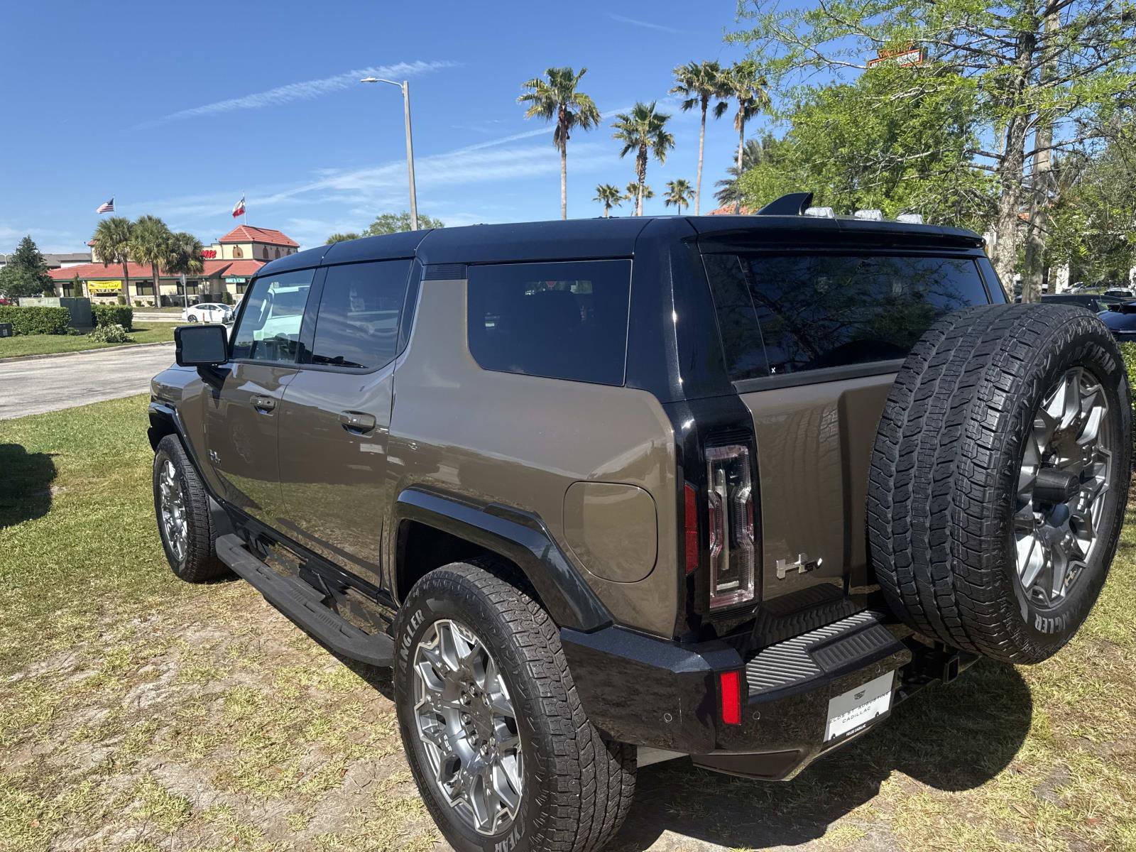 Used 2024 GMC Hummer EV 3X AWD/4WD image 7