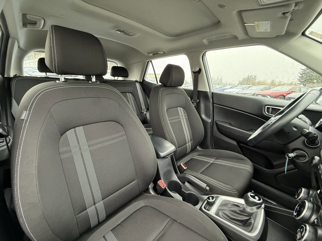 Certified 2022 Hyundai Venue SEL image 17
