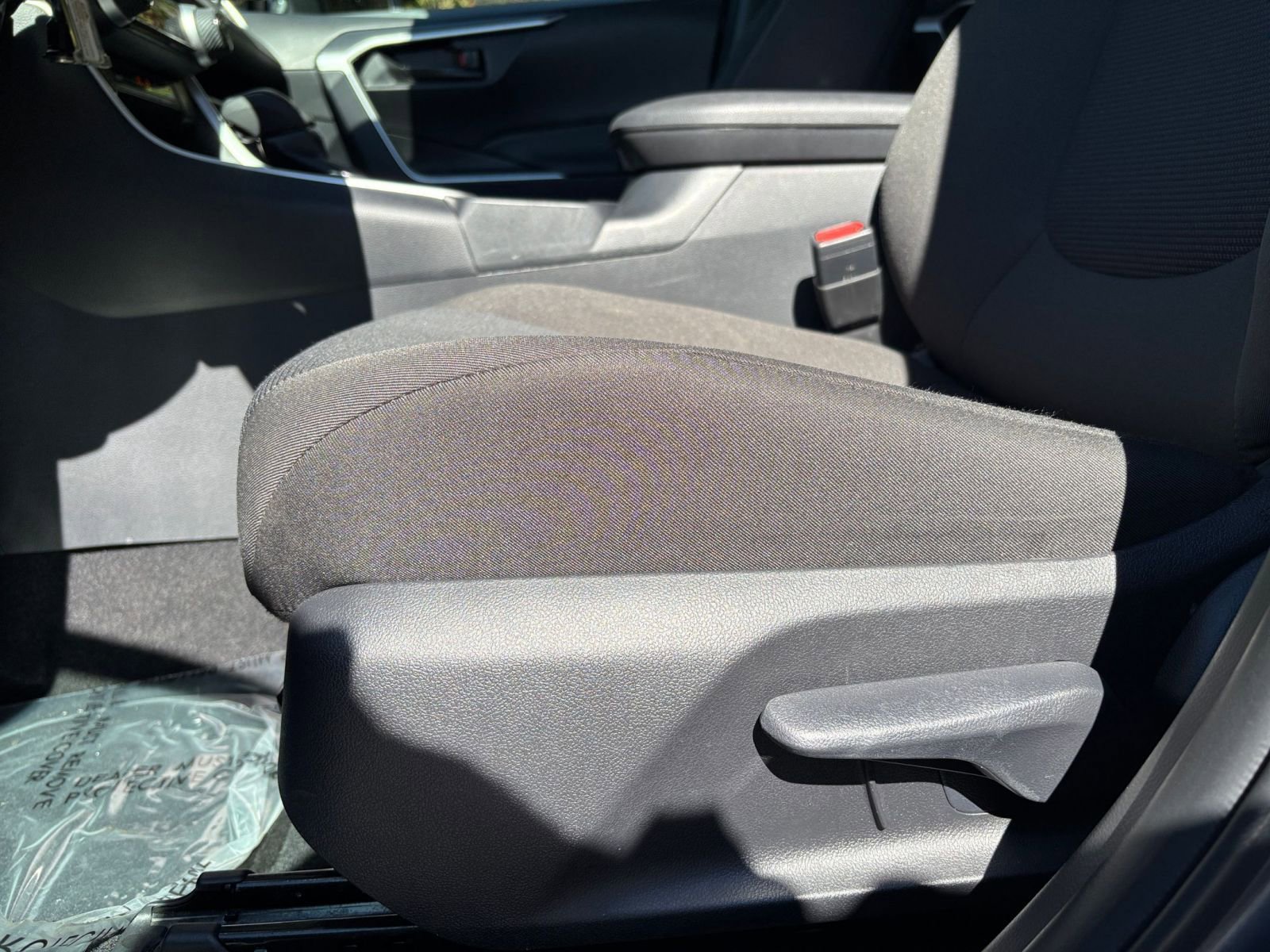 Used 2025 Toyota RAV4 LE image 27