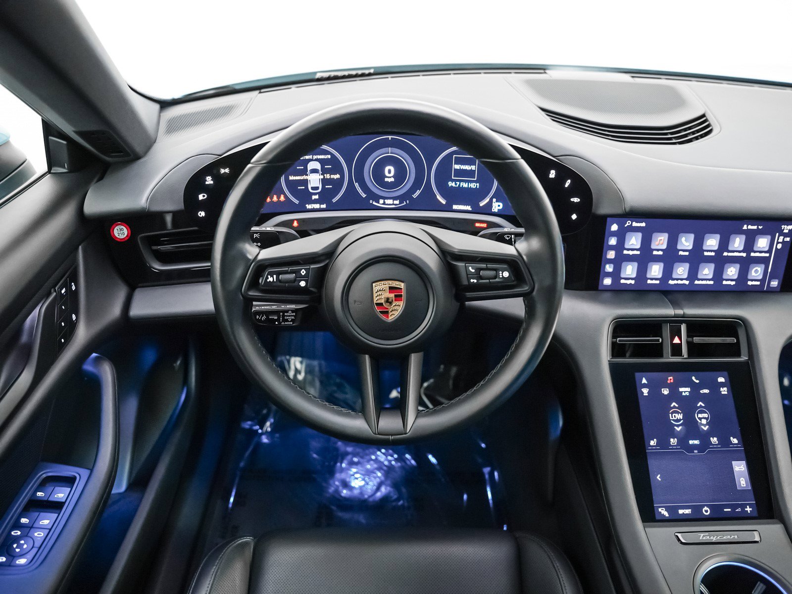 Used 2024 Porsche Taycan 4 Cross Turismo image 15