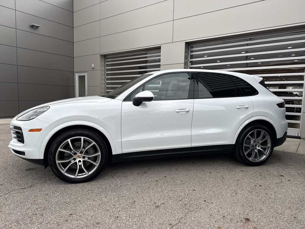 Used 2023 Porsche Cayenne S Platinum AWD/4WD image 3