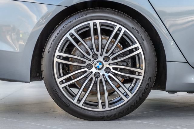 Used 2018 BMW 540i w/ M Sport Package RWD image 15