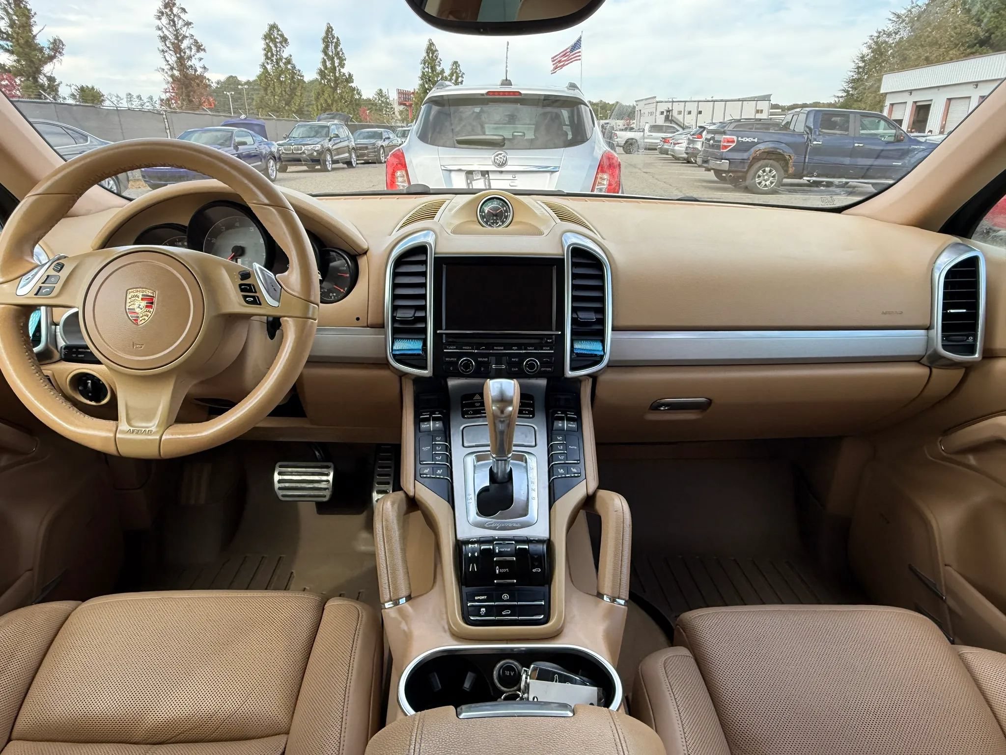 Used 2013 Porsche Cayenne S AWD/4WD image 3
