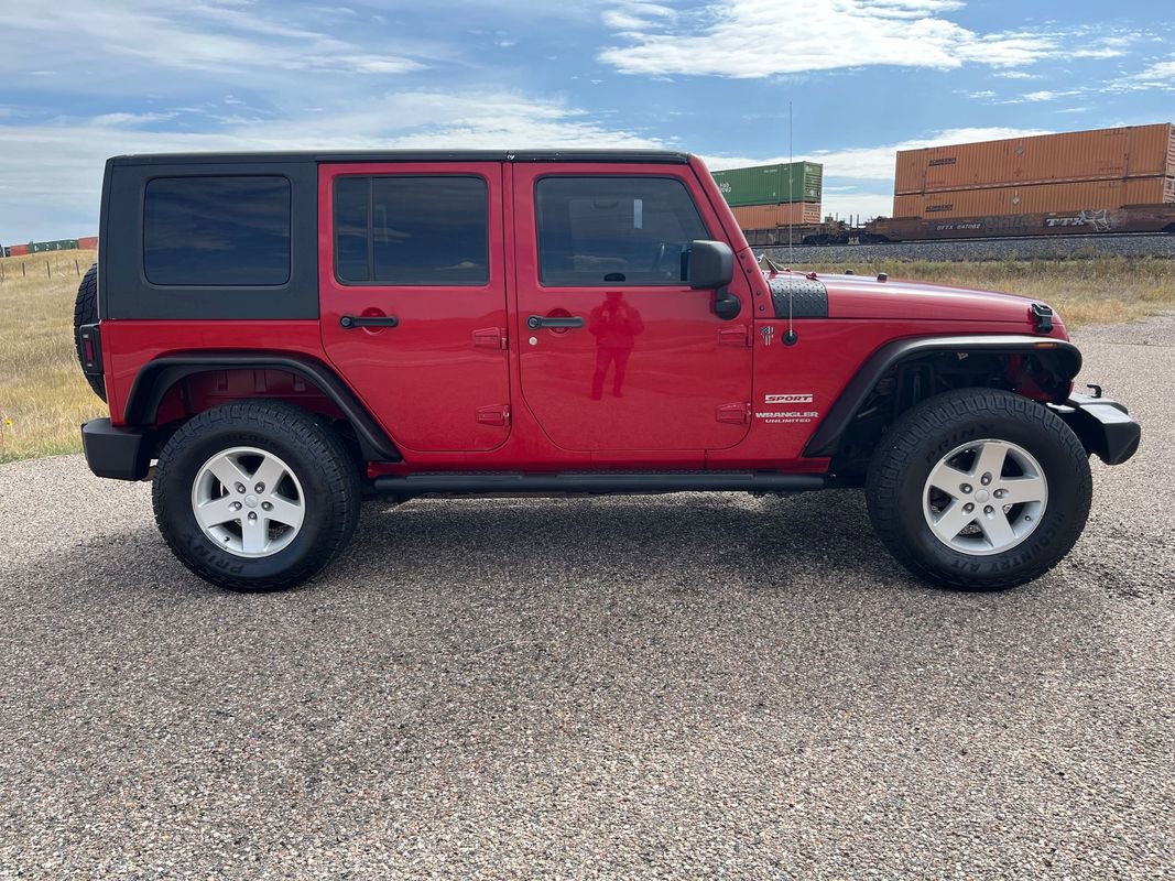 Used 2010 Jeep Wrangler Unlimited Sport image 6