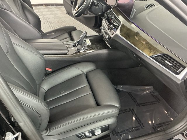 Used 2019 BMW 530i w/ Convenience Package RWD image 14