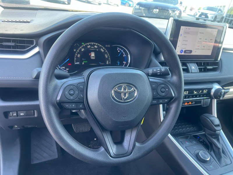 Used 2024 Toyota RAV4 LE AWD/4WD image 15