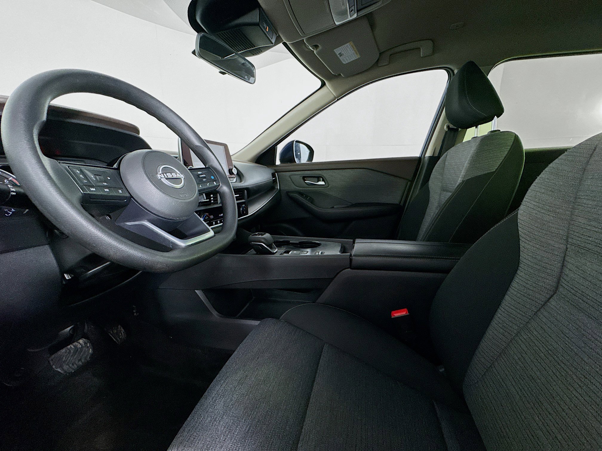 Used 2023 Nissan Rogue SV FWD image 21