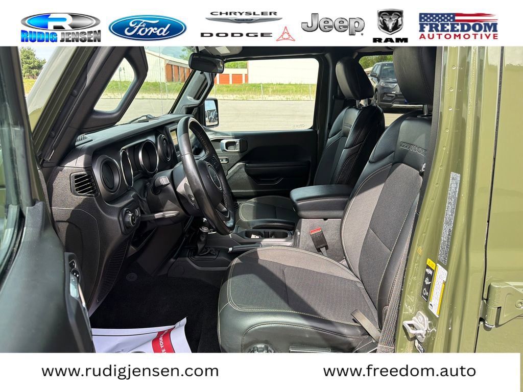 Used 2023 Jeep Gladiator Sport AWD/4WD image 9