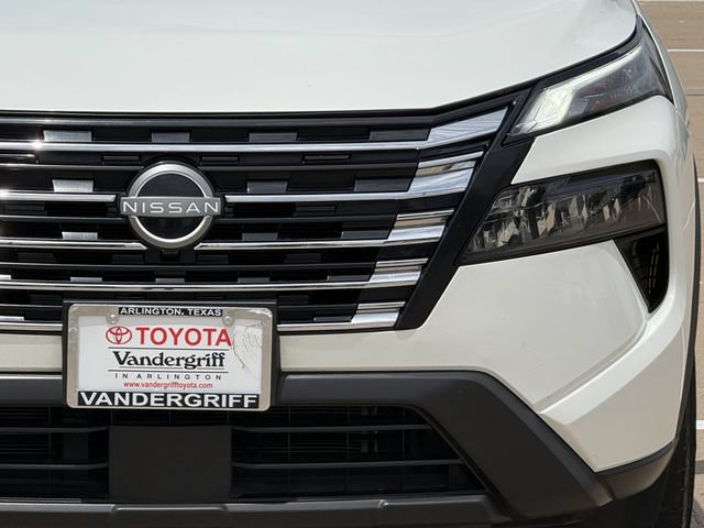 Used 2024 Nissan Rogue S AWD/4WD image 9