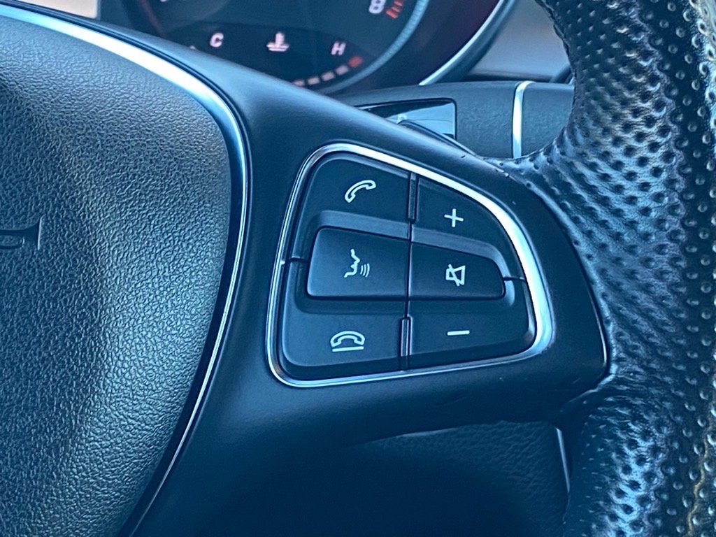 Used 2018 Mercedes-Benz GLC 300 4MATIC image 8