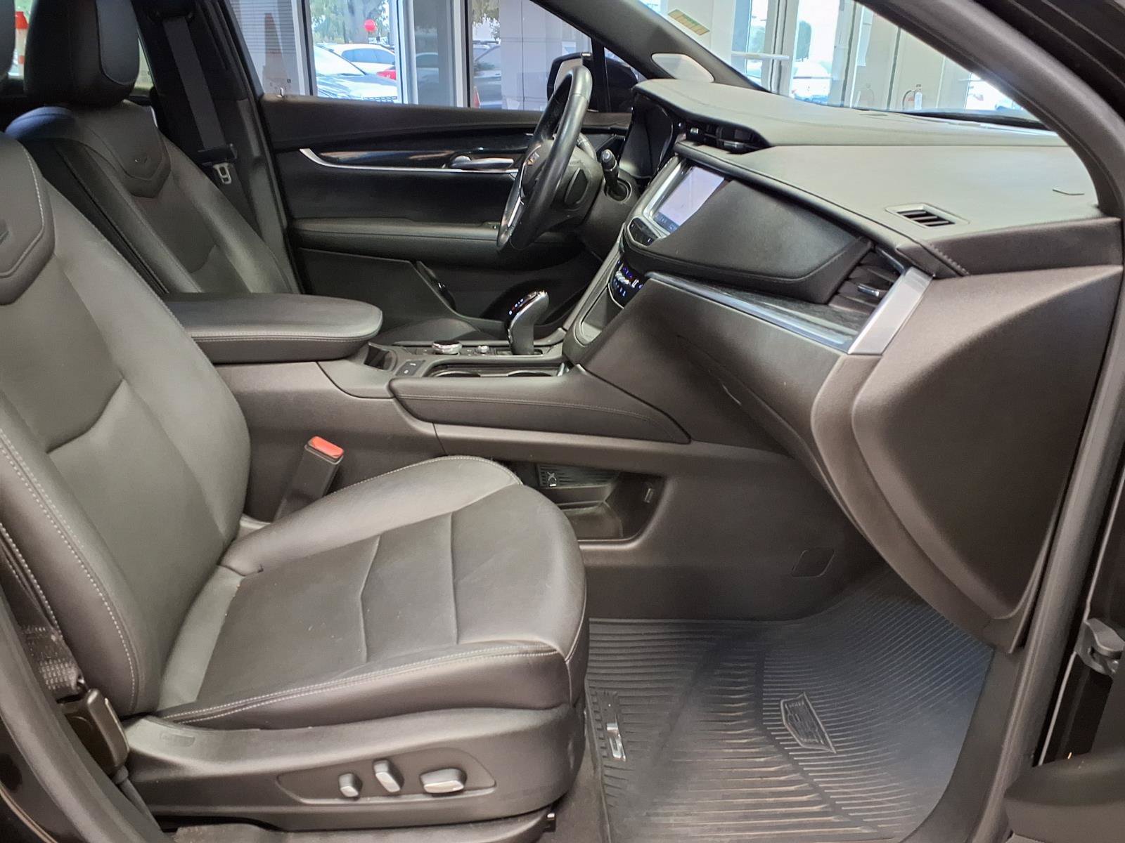 Certified 2024 Cadillac XT5 Premium Luxury FWD image 10