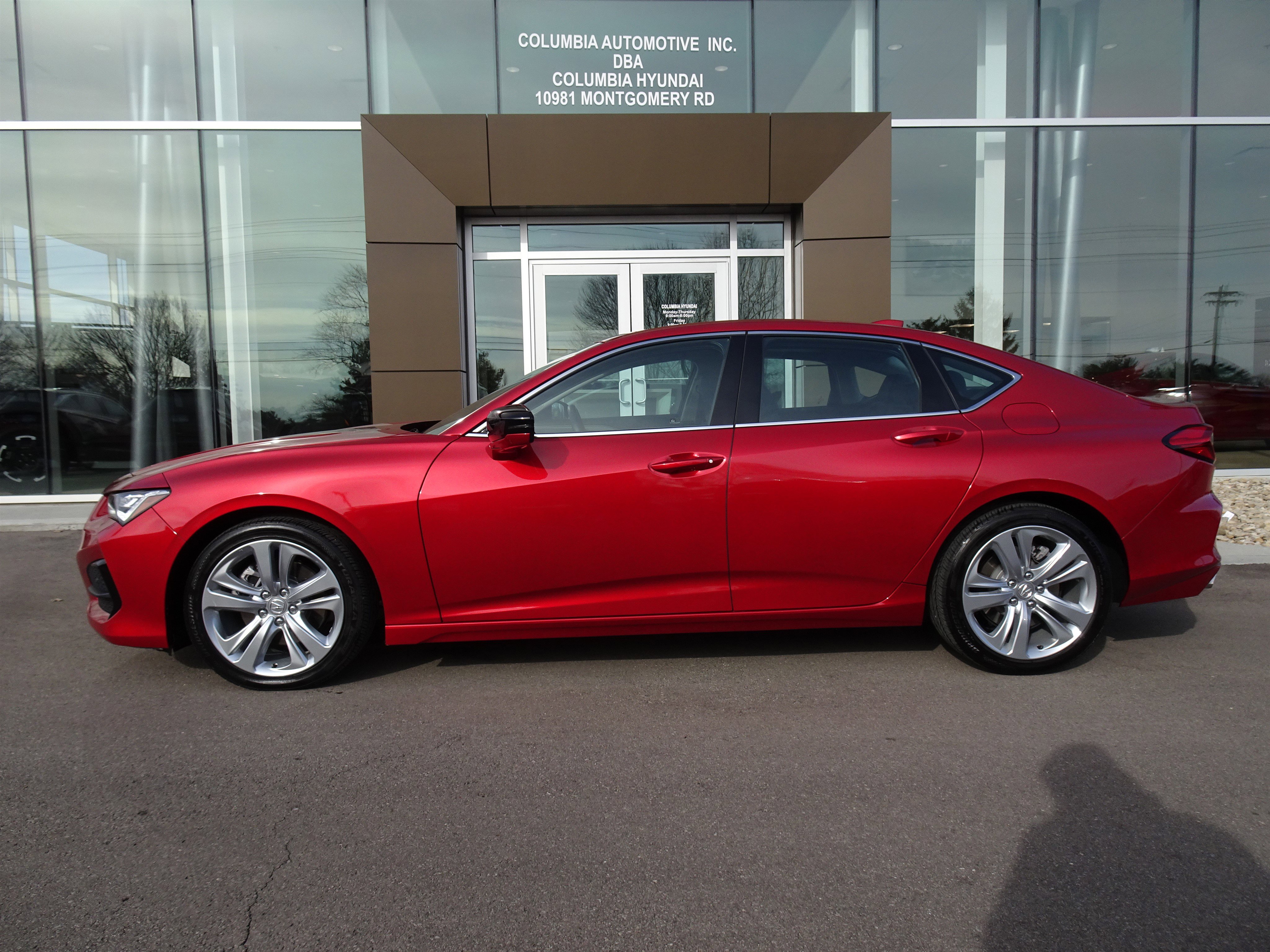 Used 2023 Acura TLX w/ Technology Package image 2