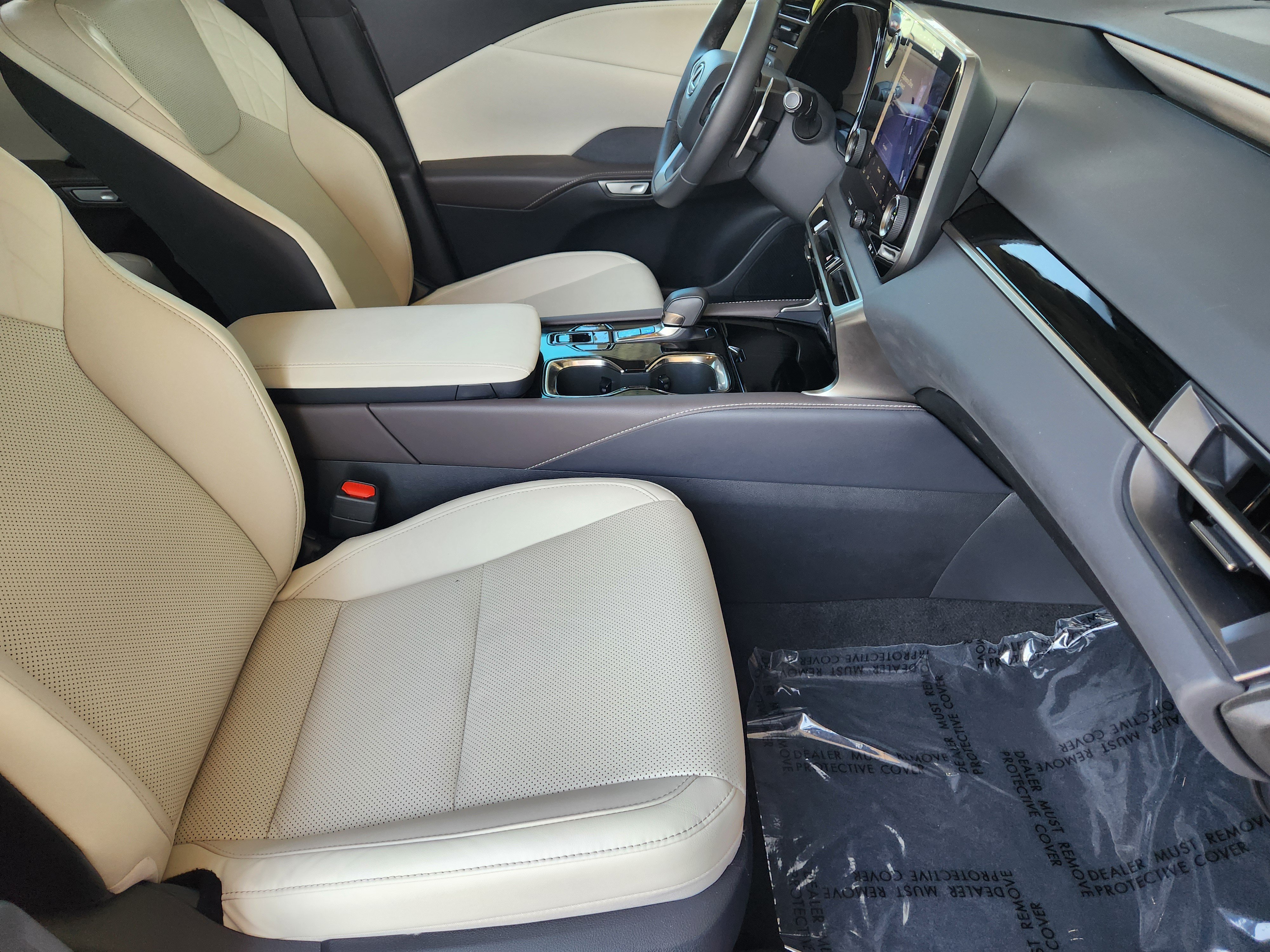 Used 2024 Lexus RX 350 FWD w/ Technology Package image 3