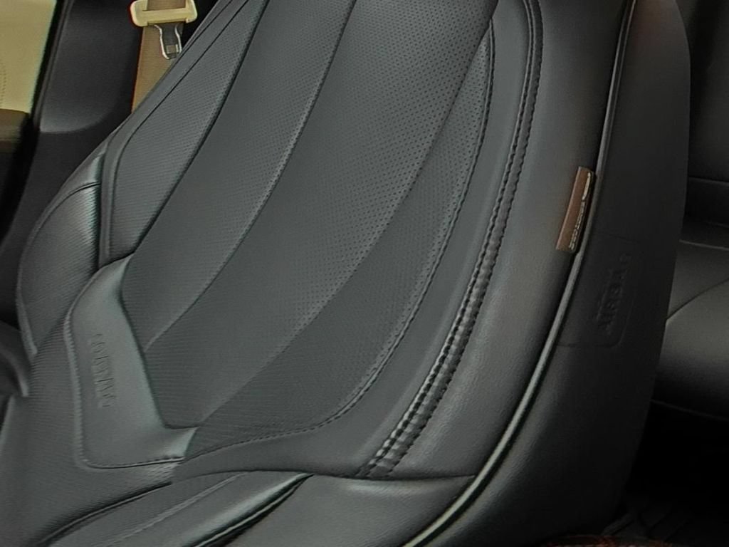 Used 2014 Toyota Avalon XLE FWD image 12