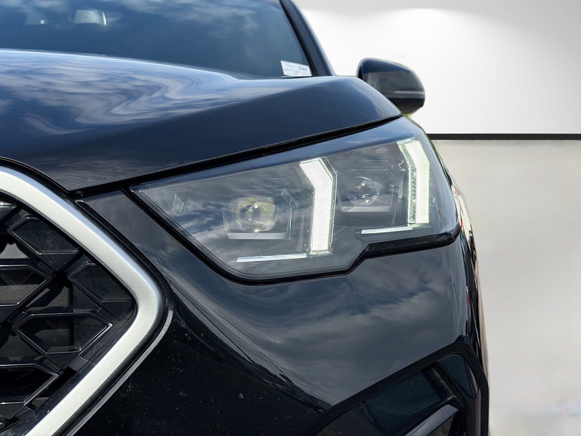 Used 2025 BMW X2 xDrive28i image 9