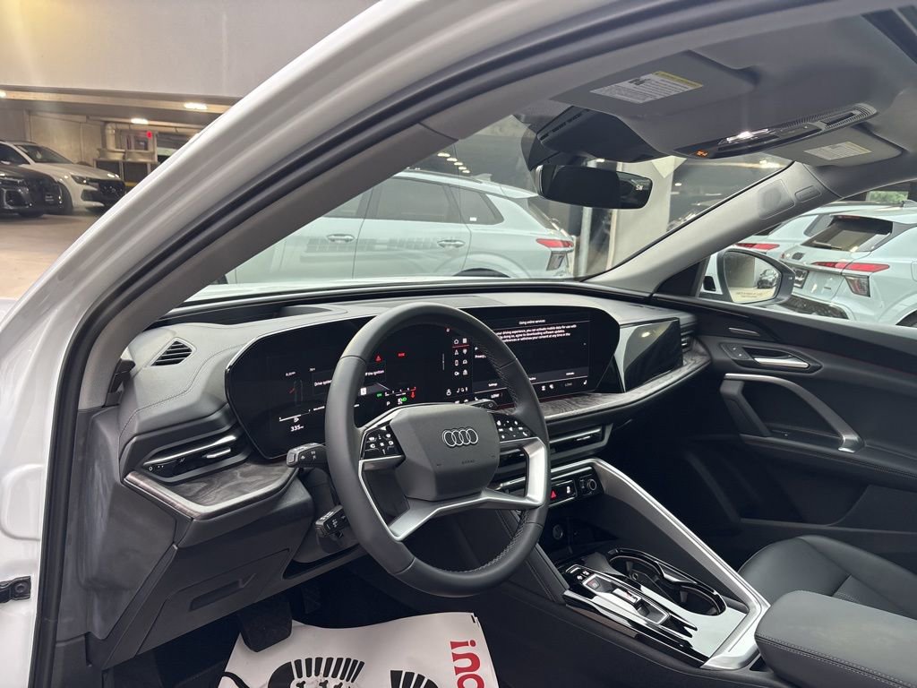 Used 2025 Audi Q5 Premium Plus w/ Premium Plus AWD/4WD image 12