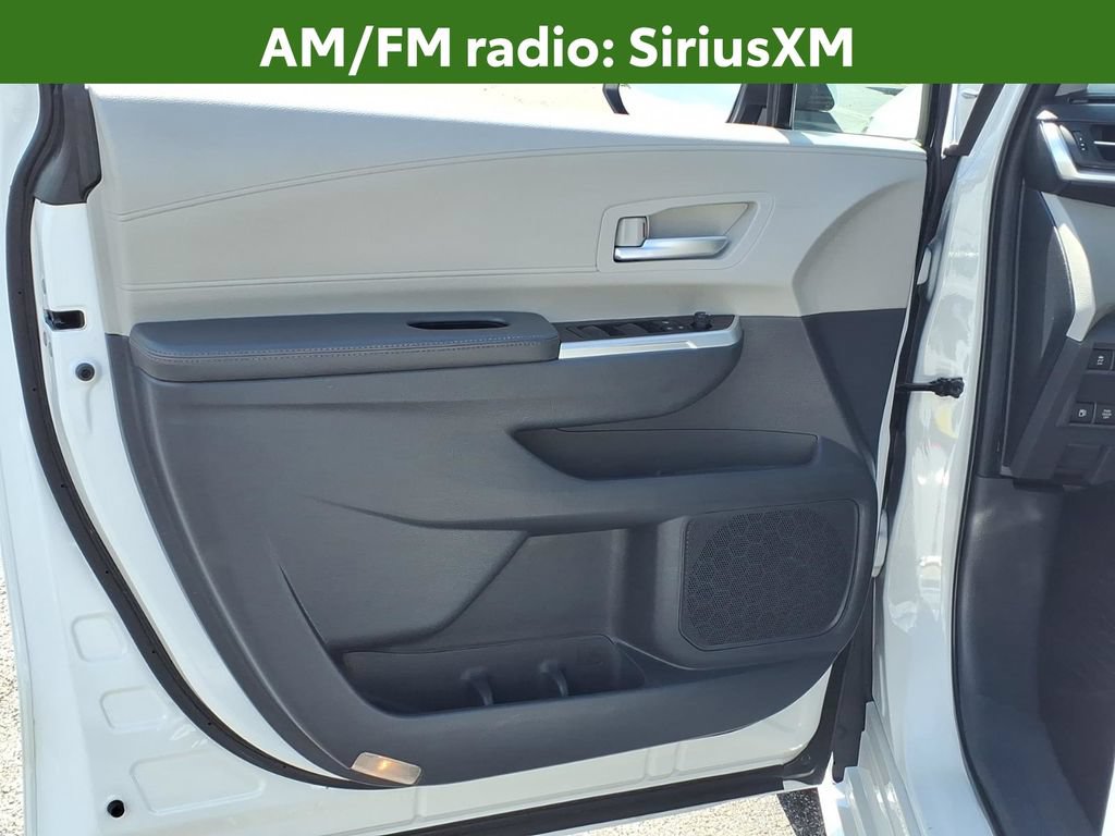 Used 2024 Toyota Sienna XLE FWD image 16