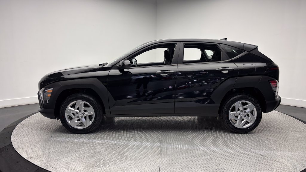 Used 2024 Hyundai Kona SE AWD/4WD image 4