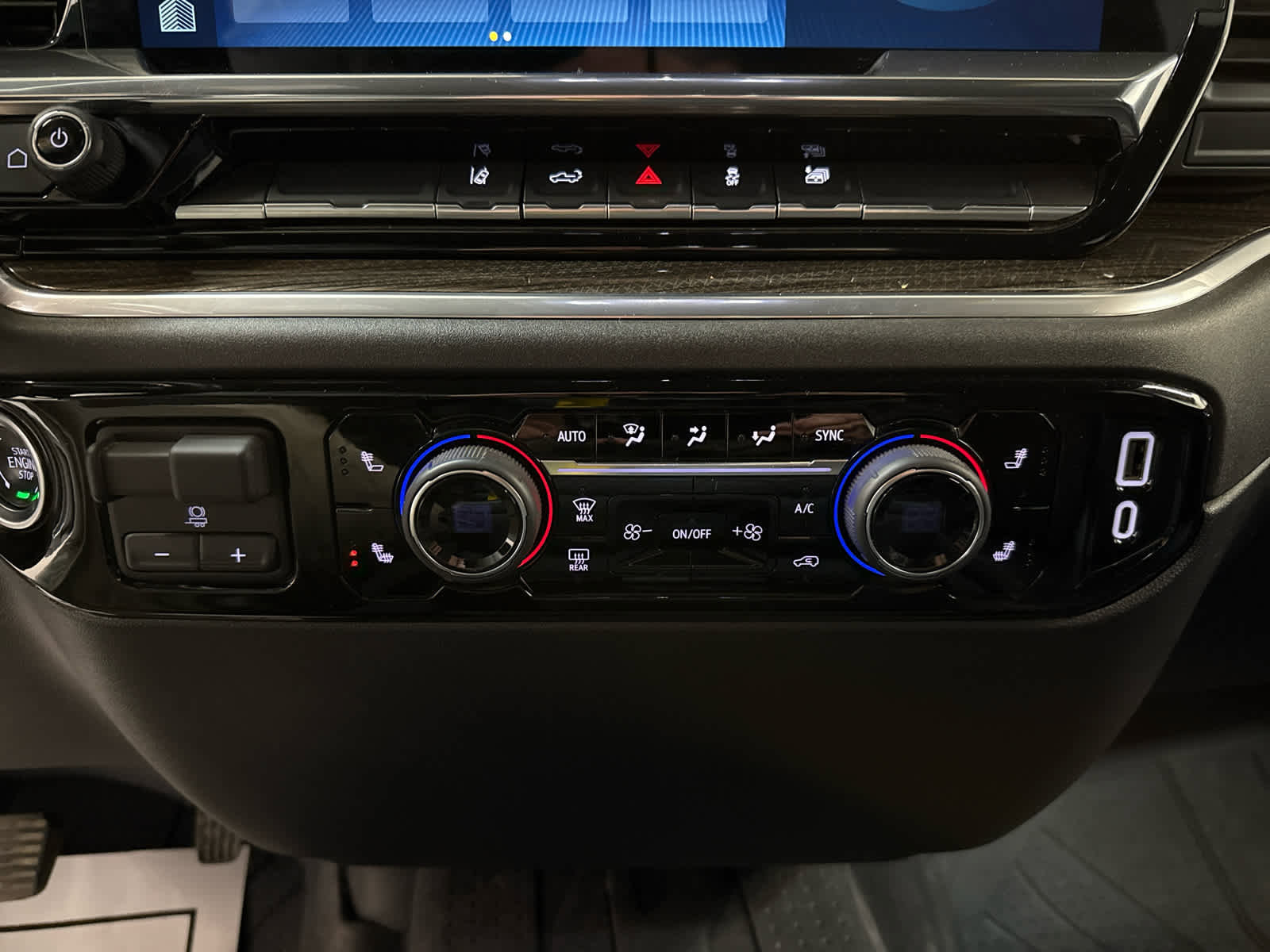 Certified 2025 Chevrolet Silverado 2500 LT w/ Convenience Package image 21