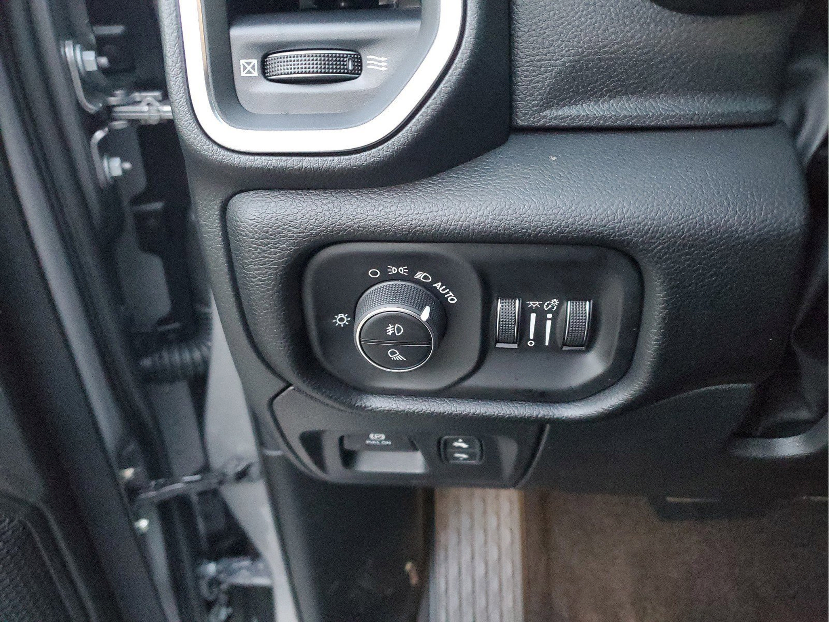 Used 2026 RAM 1500 Big Horn RWD image 32