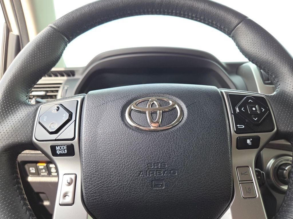 Used 2022 Toyota 4Runner Limited image 35