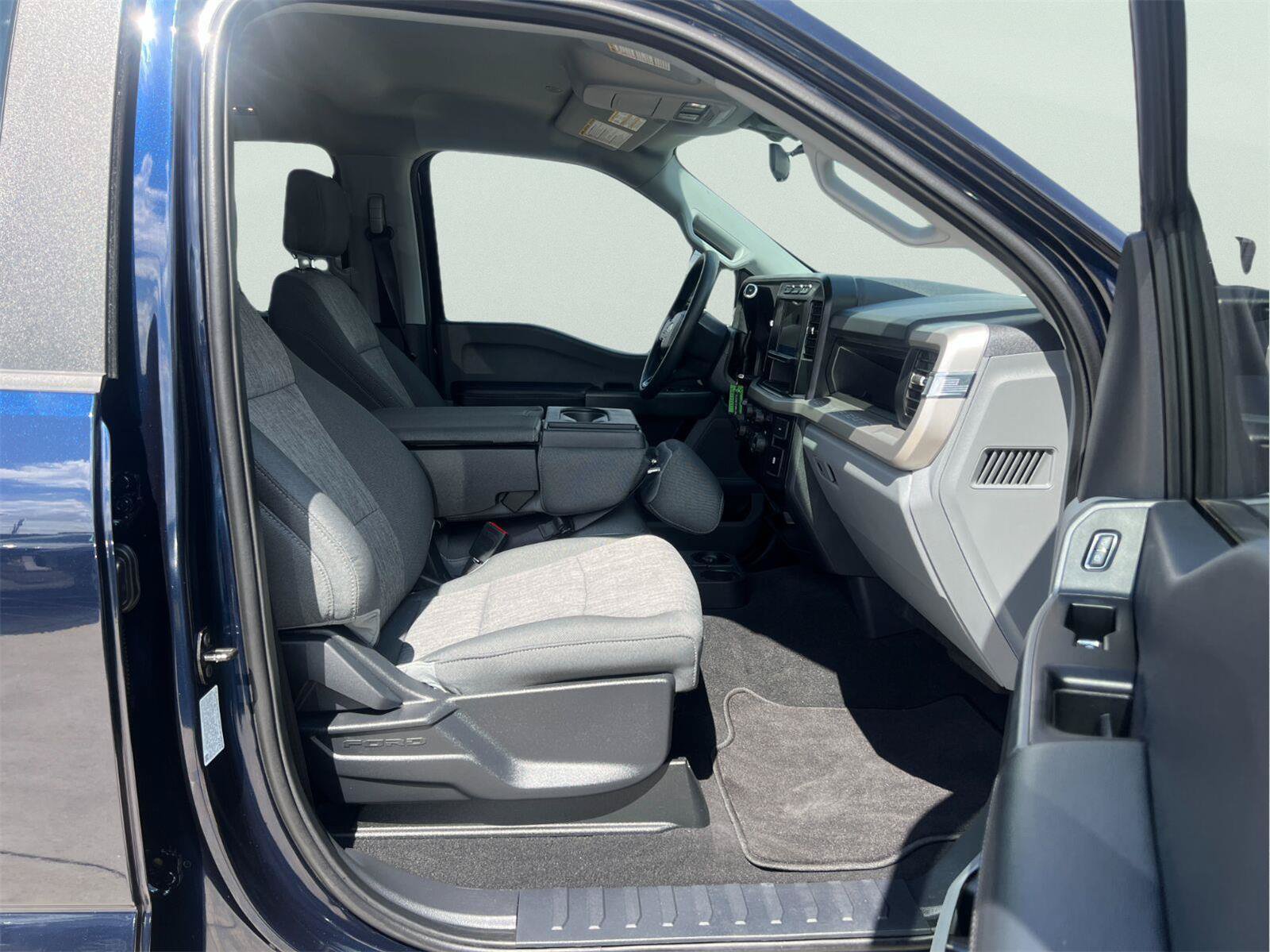 Used 2023 Ford F250 XL w/ STX Appearance Package AWD/4WD image 27