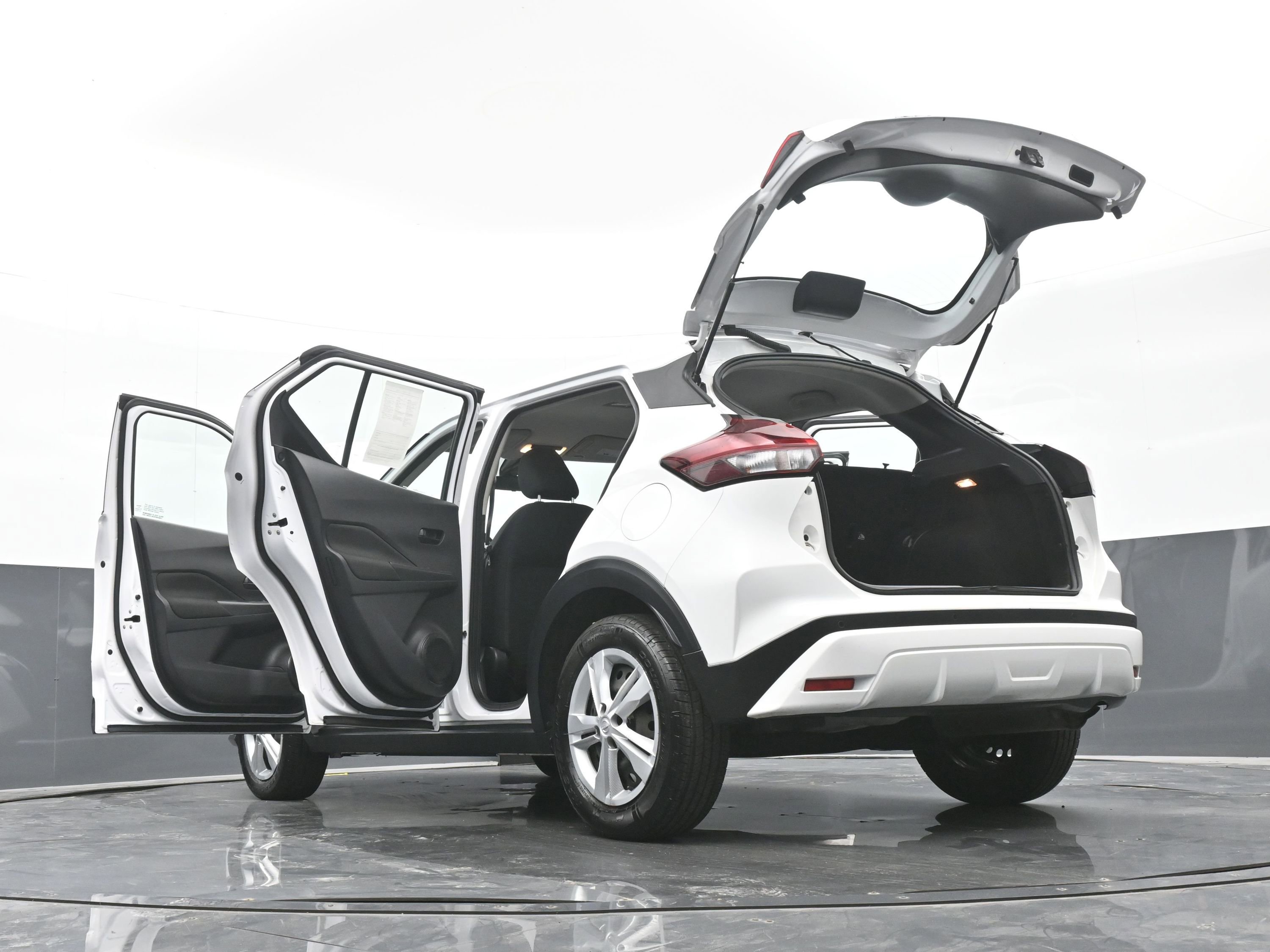 Used 2022 Nissan Kicks S FWD image 50