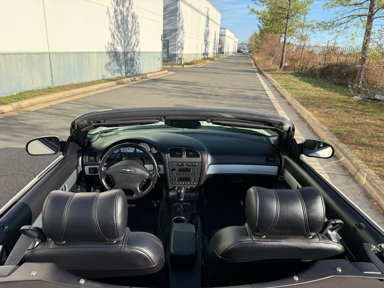 Used 2003 Ford Thunderbird image 24