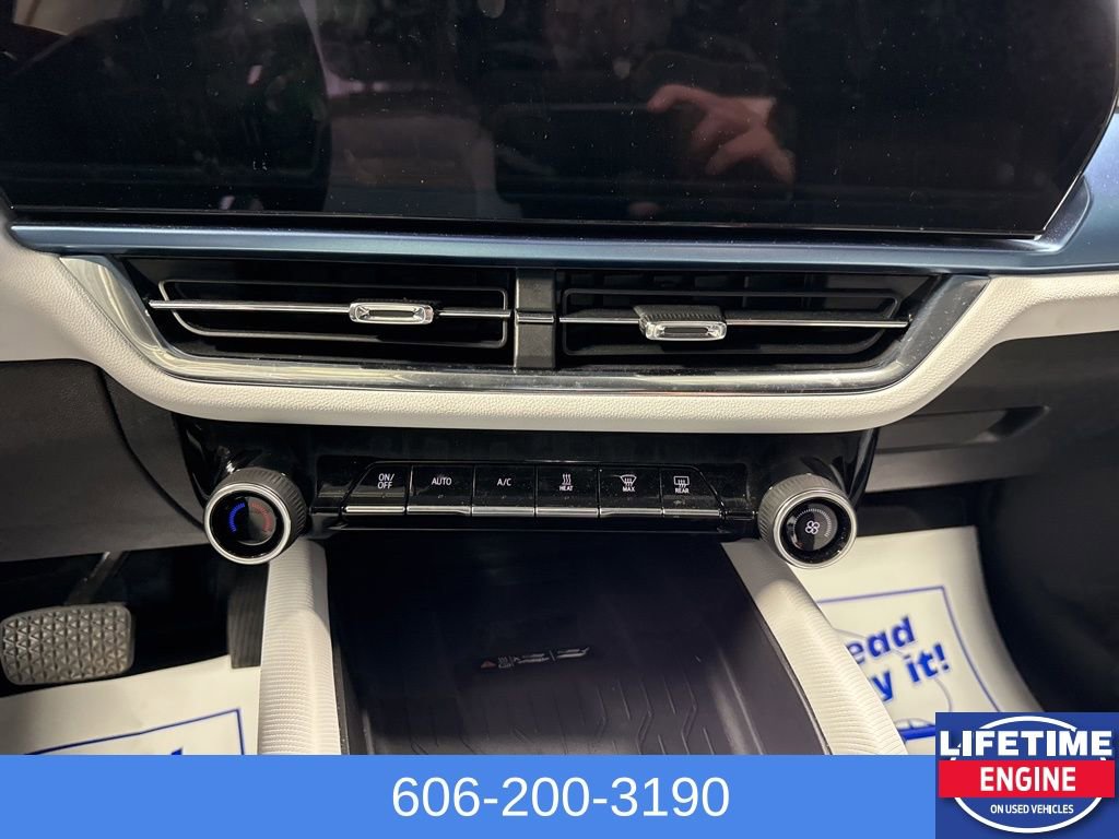 Used 2025 Chevrolet Equinox EV LT image 16