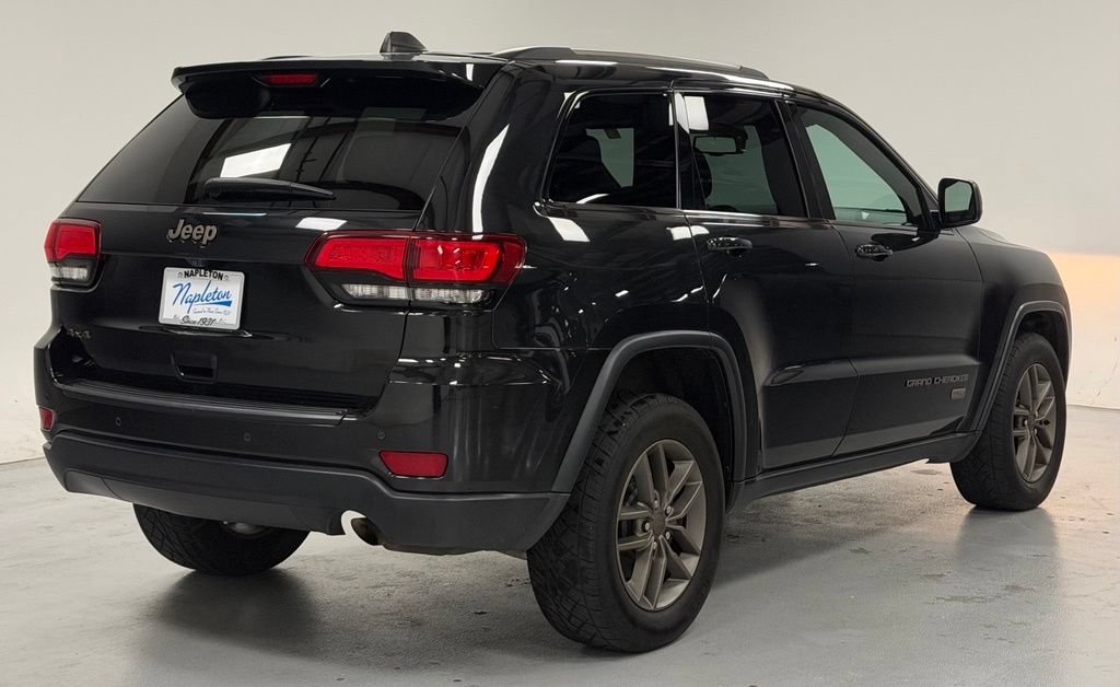 Used 2016 Jeep Grand Cherokee Laredo 75th Anniversary AWD/4WD image 3