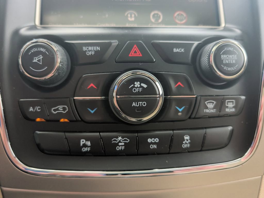 Used 2014 Jeep Grand Cherokee Overland w/ Advanced Technology Group AWD/4WD image 16