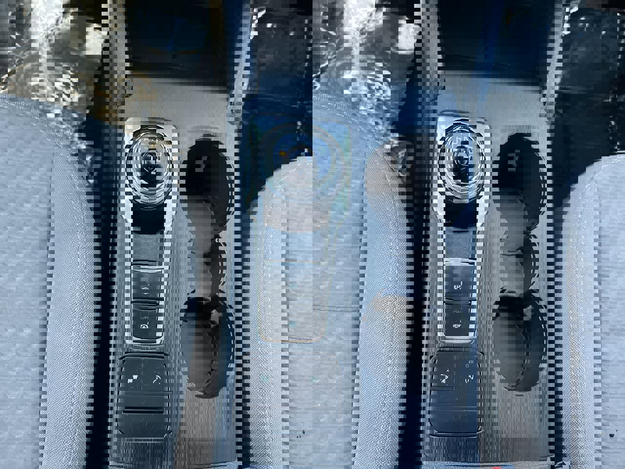 Used 2020 Ford Escape SE image 34