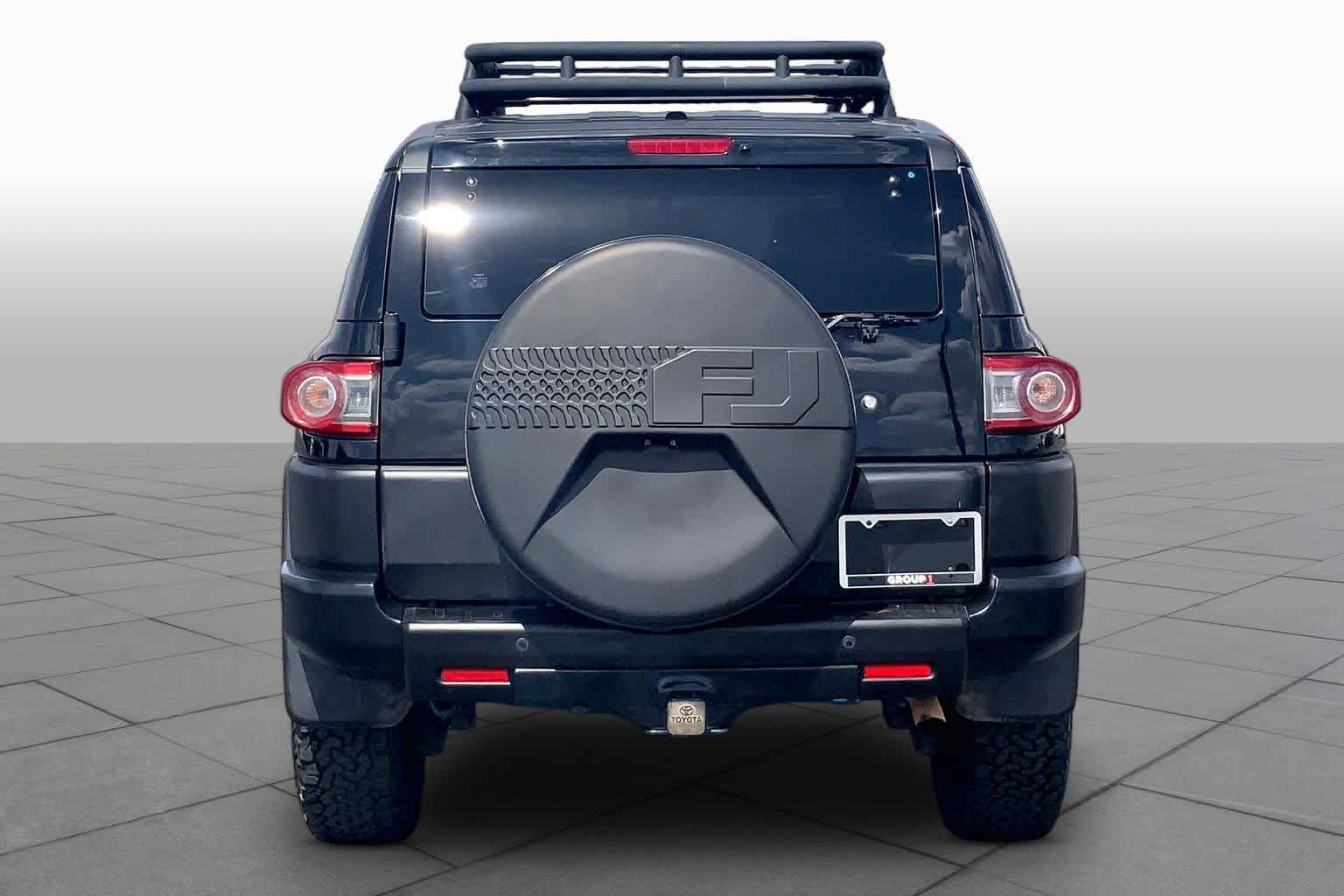Used 2012 Toyota FJ Cruiser 2WD w/ Upgrade Pkg image 4