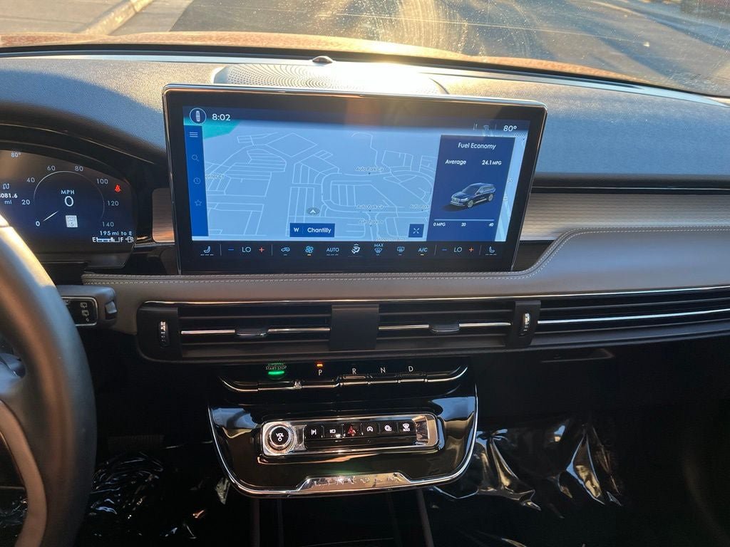 Certified 2025 Lincoln Corsair AWD image 31