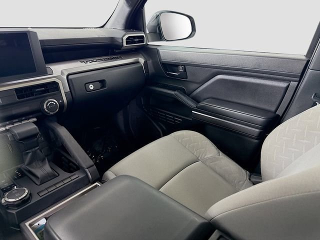 Certified 2024 Toyota Tacoma SR5 AWD/4WD image 21