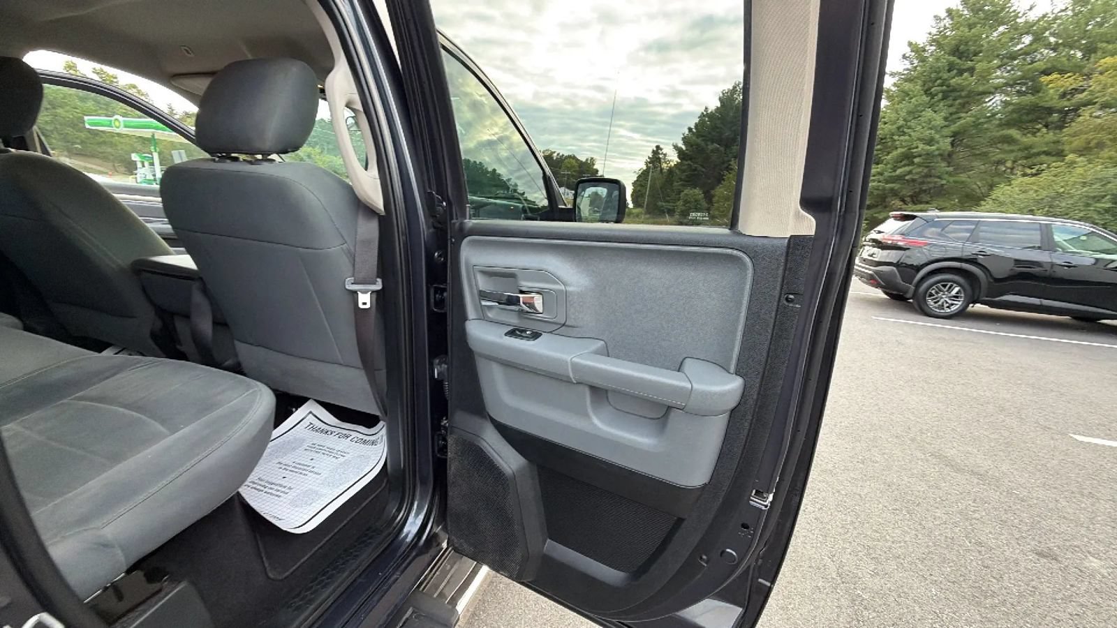 Used 2018 RAM 1500 Classic SLT AWD/4WD image 40