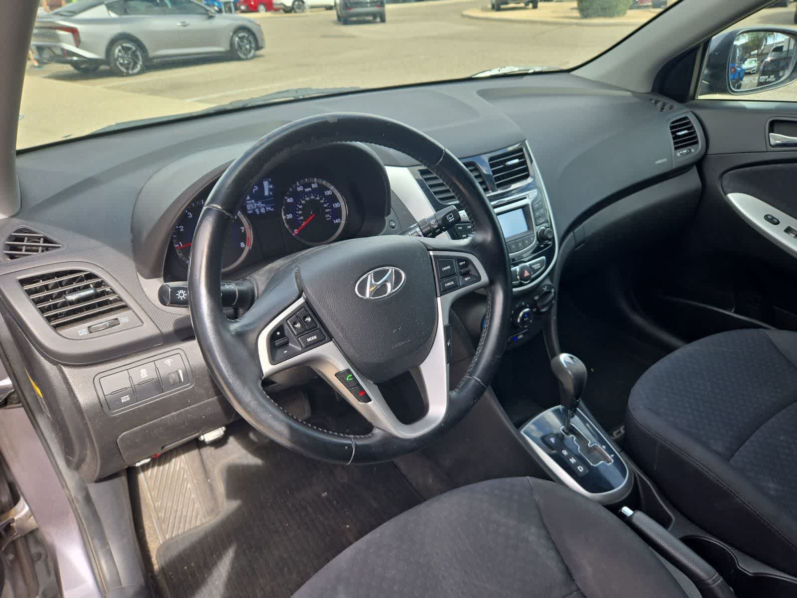 Used 2013 Hyundai Accent SE FWD image 10